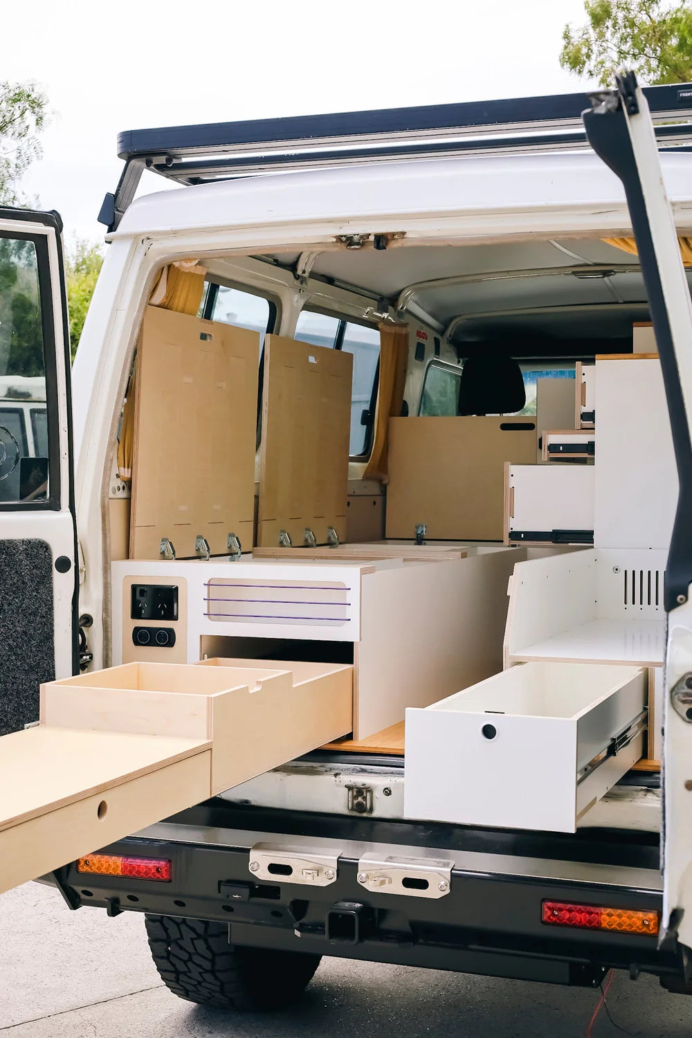 Toyota Troopcarrier - Roam Flat Pack