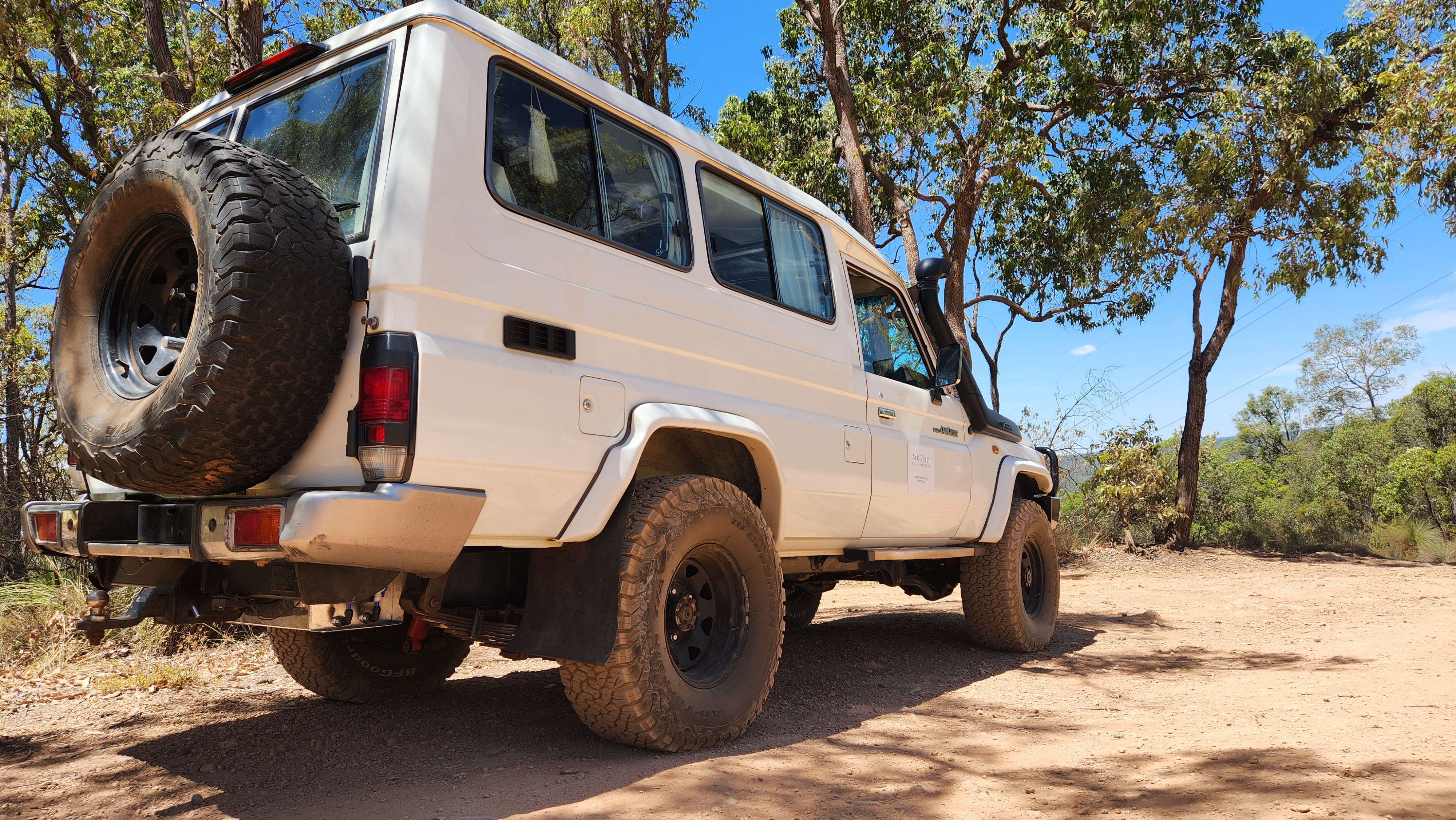 Toyota Troopcarrier 65L undermount water tank