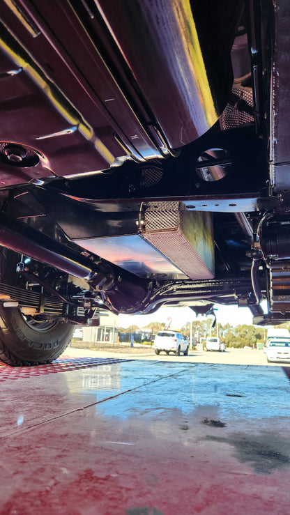 Ark Earth Hybrid hot water tank fitted to a Toyota Troopcarrier