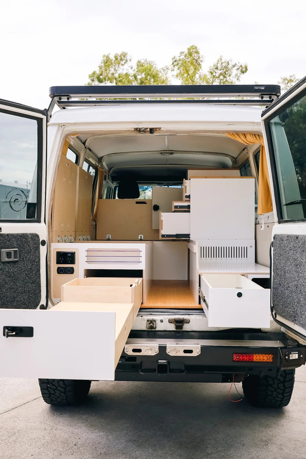 Toyota Troopcarrier - Roam Flat Pack